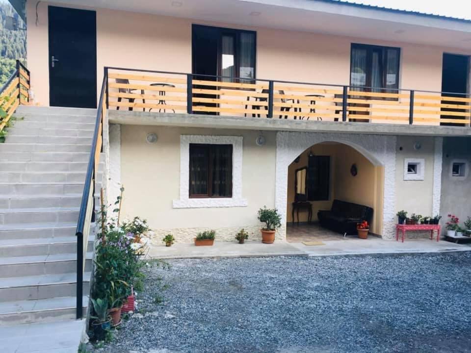 Guesthouse Kurdiani In Mestia Exterior foto